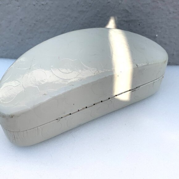 Coach White Leather Signature Logo Clamshell Eyeglass Case With Brown Interior - Picture 4 of 4